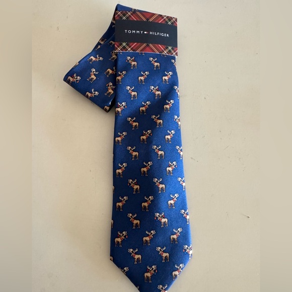 TOMMY HILFIGER Christmas Holiday Moose Print 100% Silk Men’s Tie - Picture 2 of 8
